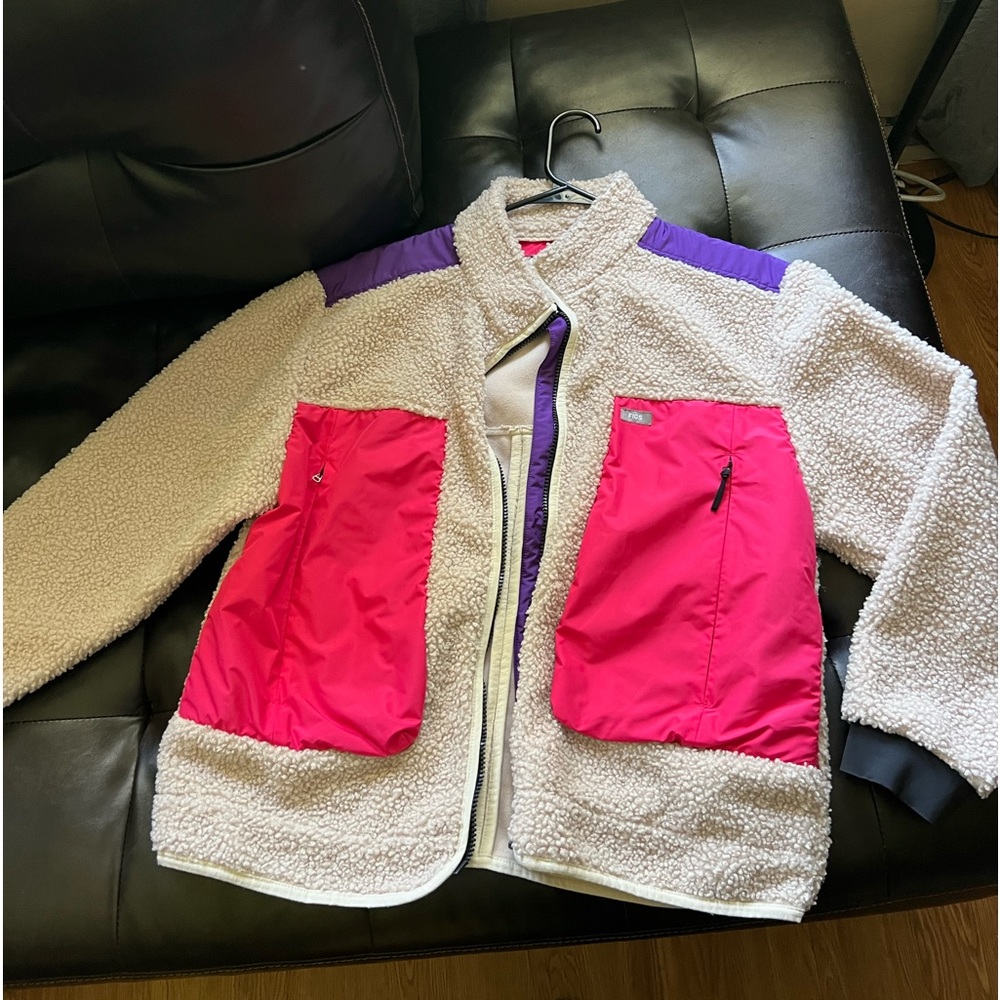 Figs Sherpa